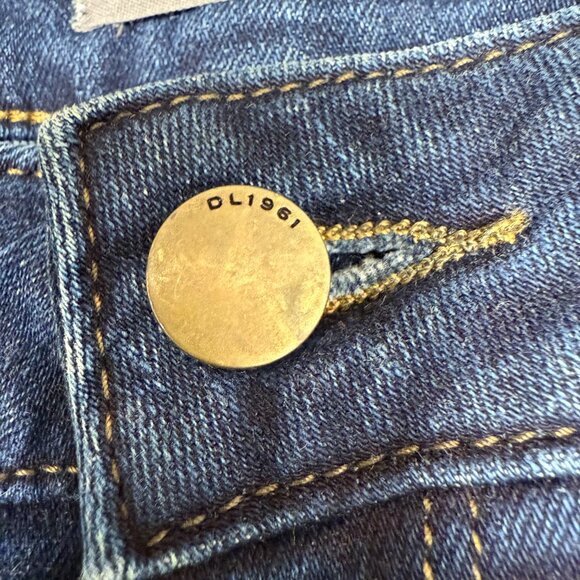 EUC‎ Women's DL1961 Abbey Petite Mid Rise Bootcut Jeans | Size 30 - Picture 10 of 14